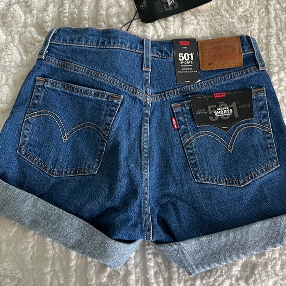 NWT 501 Levi mid thigh demon shorts - Picture 3 of 6